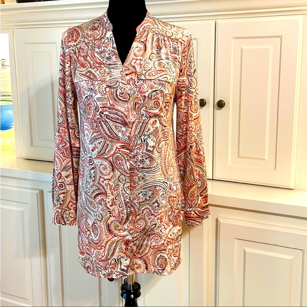 CHICO’S satin tunic, size 0, (U.S. size 4. Brand new with tags. Paisley print.😍